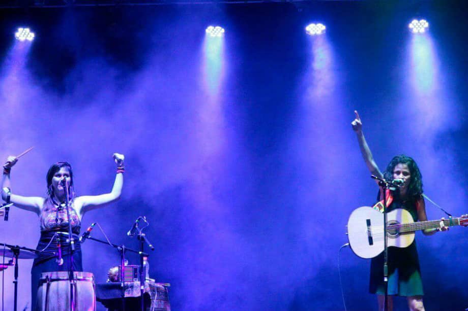 Imagen de uno de los conciertos de la gira en la que se presentará el nuevo disco y el libro de La Múcura. / Cortesía