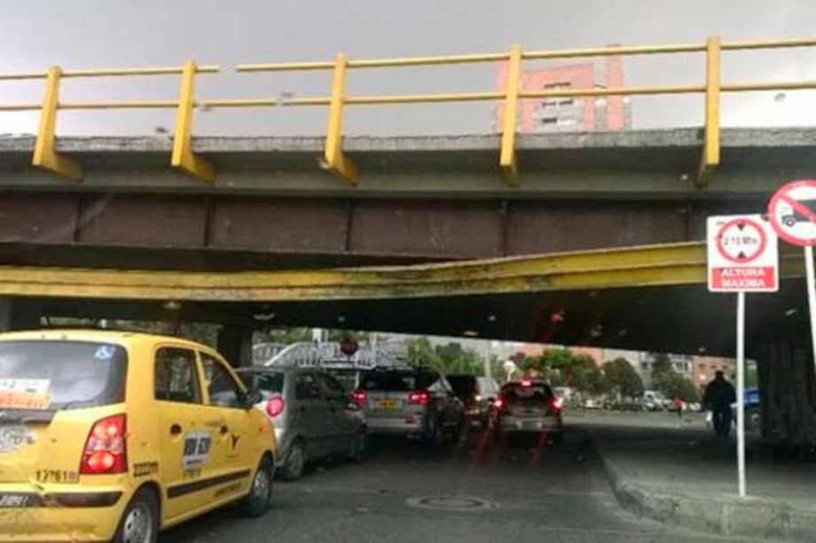 Puente vehicular de la calle 116 con Autopista Norte. / Archivo/Tomada de Twitter @JBaenaR