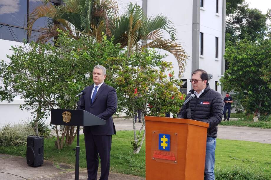 De izquierda a derecha: Presidente Iván Duque y el Fiscal general, Francisco Barbosa hablaron desde Arauca. / Fiscalía.
