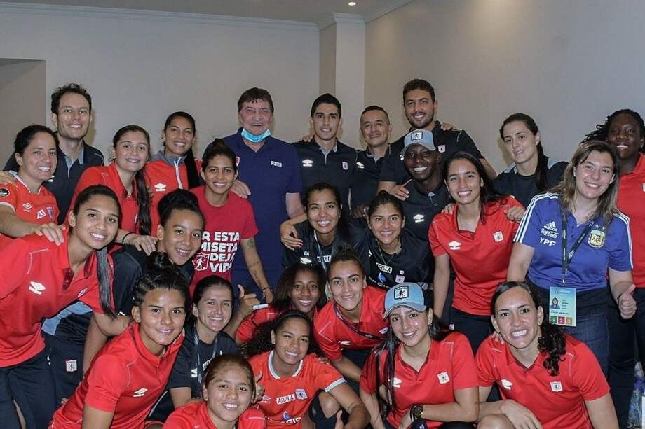 Julio César Falcioni en su visita a la concentración de América de Cali