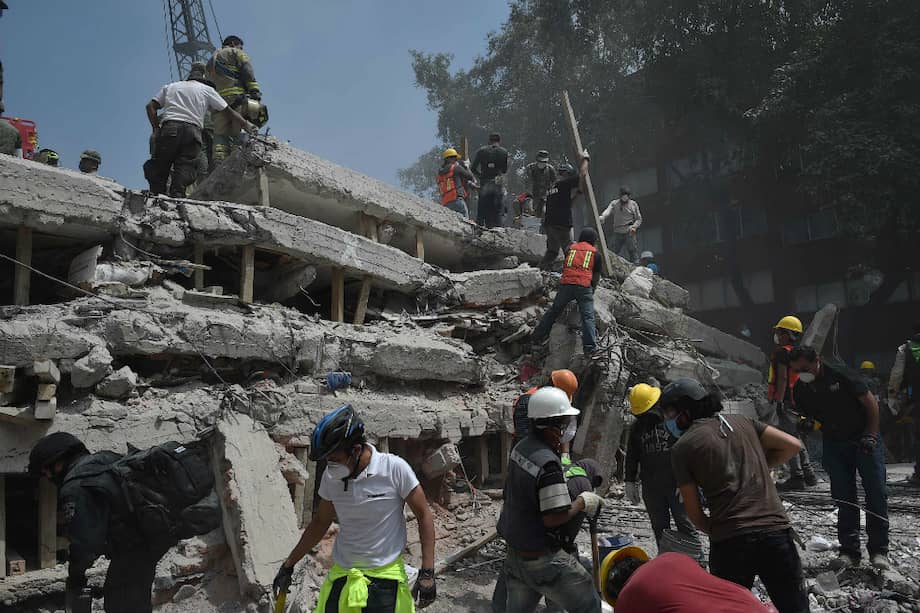 El terremoto, de magnitud 7,1, deja un saldo trágico de 324 muertos en México. / AFP