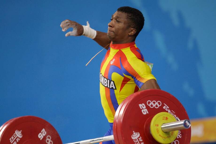 Óscar Figueroa, mientras competía en los Olímpicos de Pekín, en 2008. En esas justas contrajo la hernia discal. / Archivo