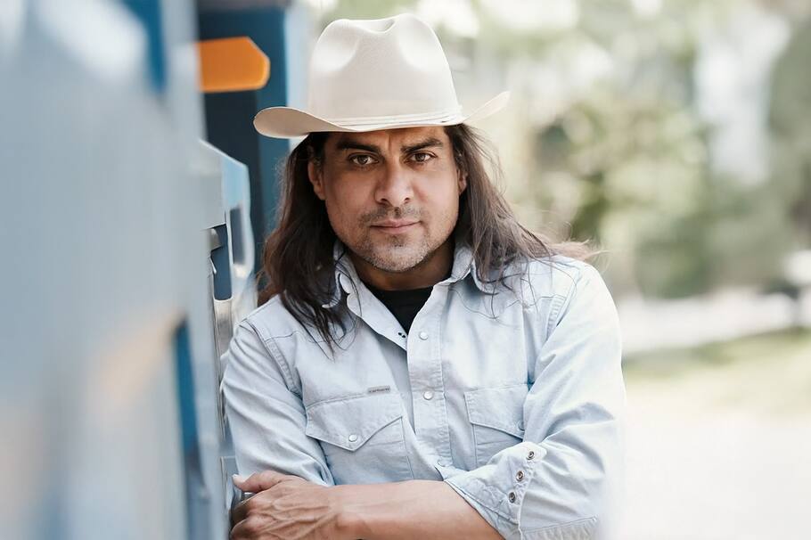 Actor de ‘Los Reyes de la Colina’ fue asesinado por un vecino. Su esposo habló