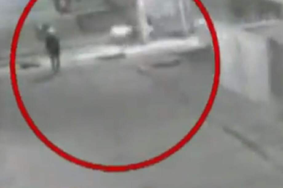 El hombre tenía tres hijos y era la cabeza de su hogar.