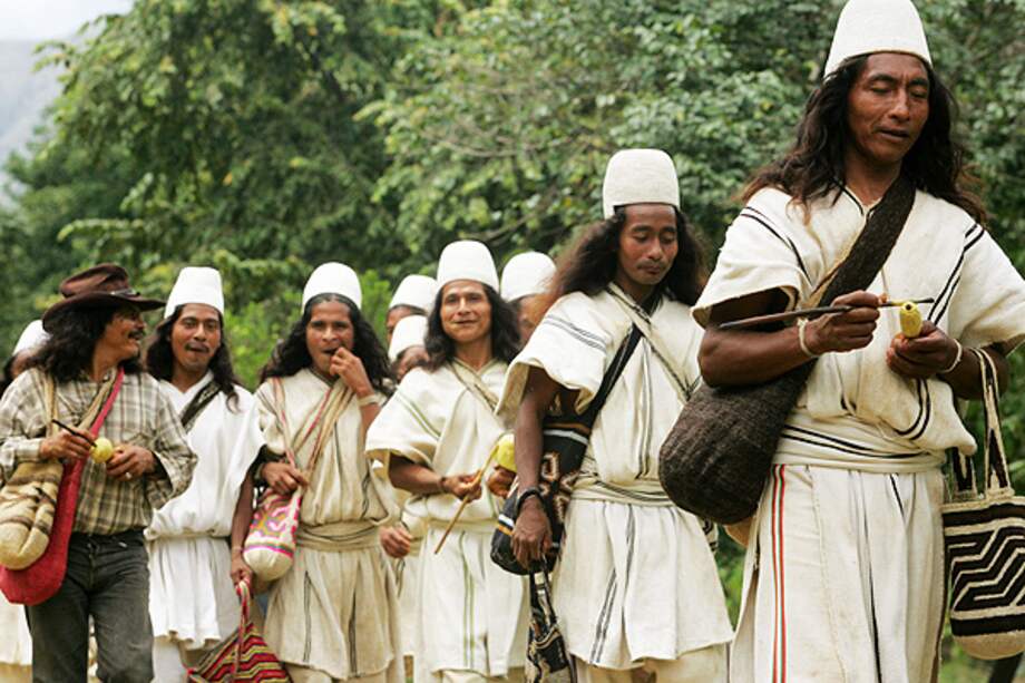 Hombres del pueblo arhuaco, de la familia arahuaca, al igual que los taínos / Wikimedia Commons