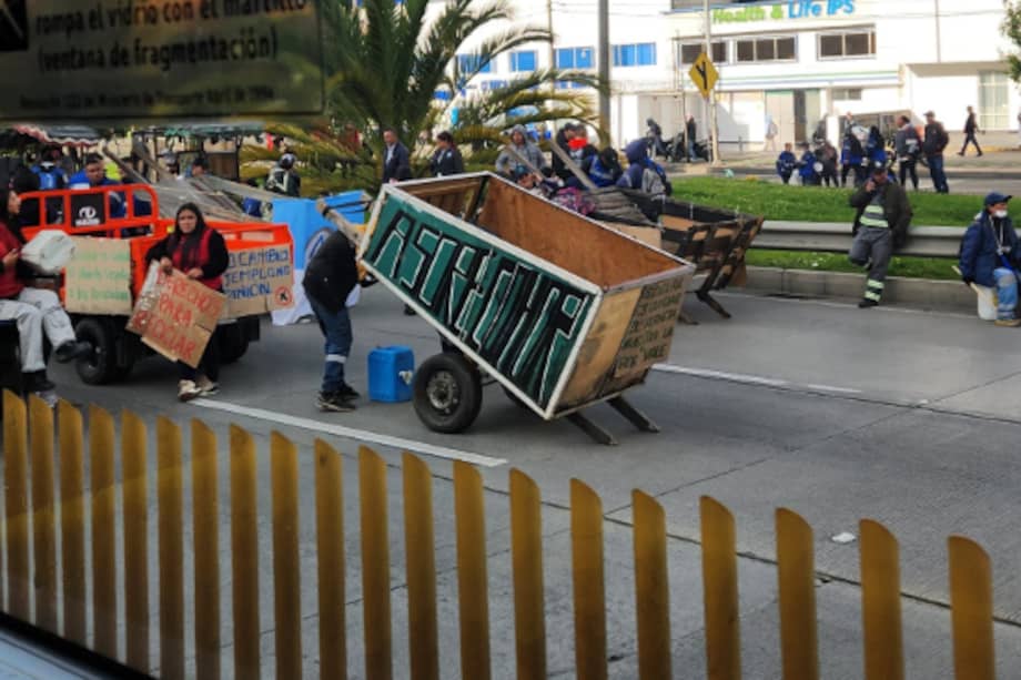 Recicladores protestan este lunes 22 de diciembre.
