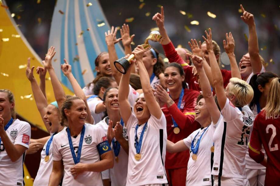 Estados Unidos se consagró tricampeón mundial femenino. El equipo norteamericano volvió alzar una copa del mundo tras 16 años de sequía. Foto: AFP