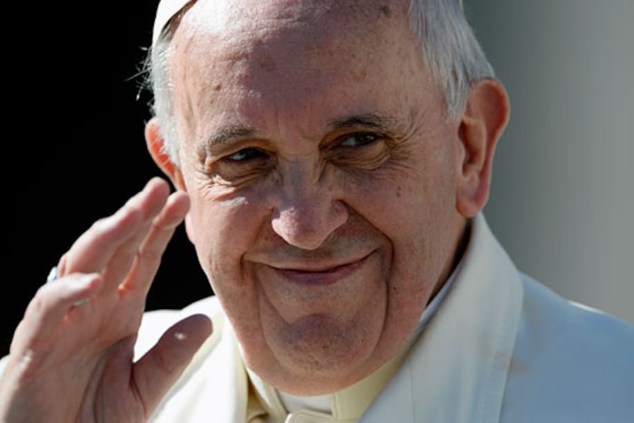 Es indisciplinado y le encanta hablar por teléfono, así es el papa Francisco