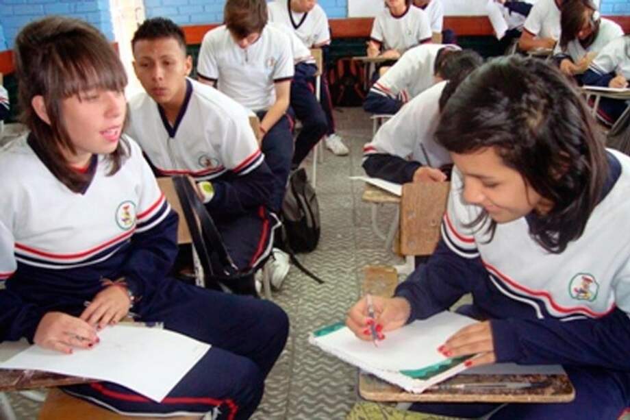 Distrito invertirá $5.000 millones para reforzar seguridad en entornos escolares