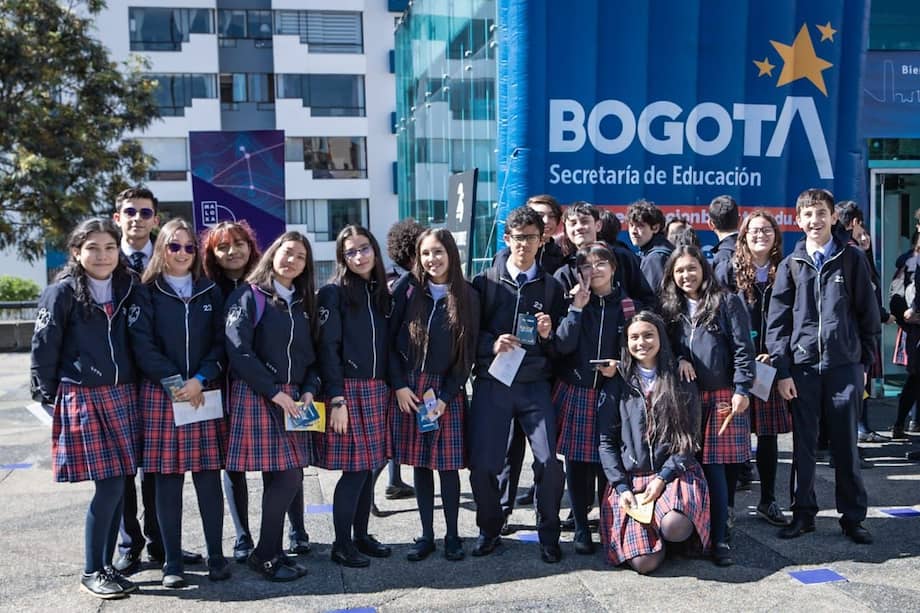 En la colección se dan a conocer más de 110 perfiles ocupacionales requeridos en grandes proyectos de las próximas décadas de Bogotá-Región y el país.