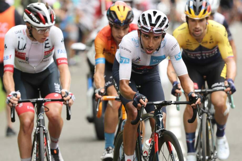 Egan Bernal, líder de la clasificación de los jóvenes, este domingo, durante la novena etapa del Tour de Francia.