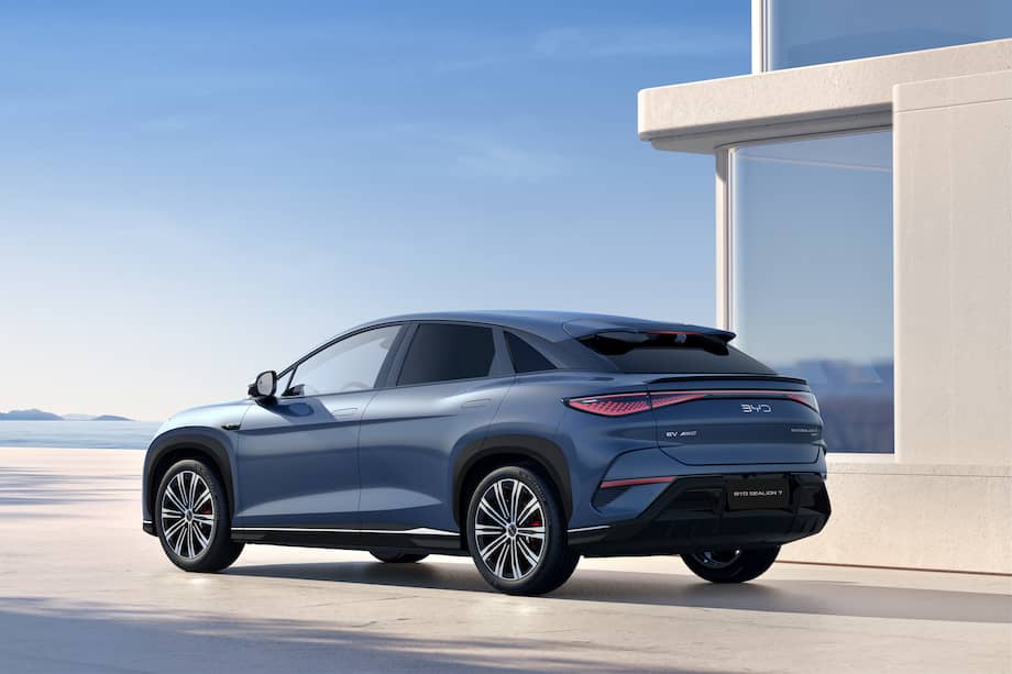 En Colombia, el Ministerio de Minas y Energía reporta cerca de 330 puntos de carga públicos, concentrados principalmente en las grandes ciudades y en corredores viales estratégicos.