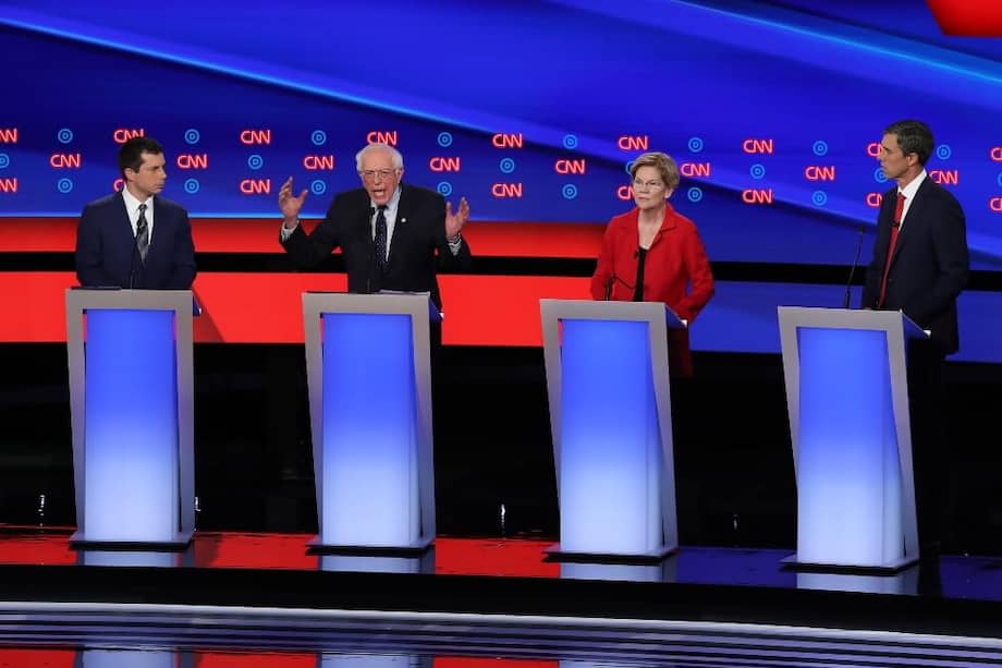 Ayer en la noche se realizó el primer debate demócrata para elegir al candidato que buscará quitarle la presidencia a Donald Trump. / AFP