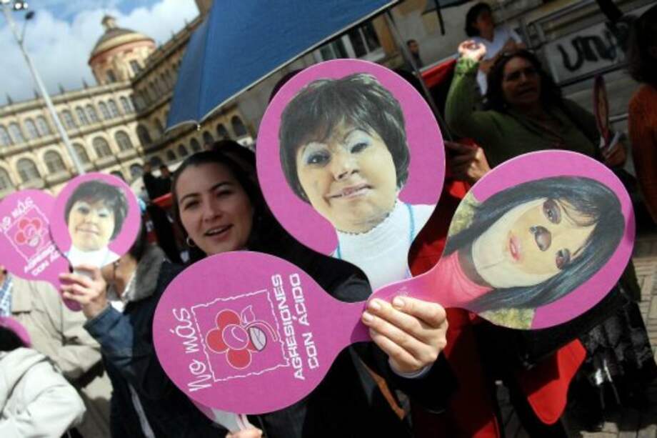 Firman decreto que reglamenta ley de ataques con ácido