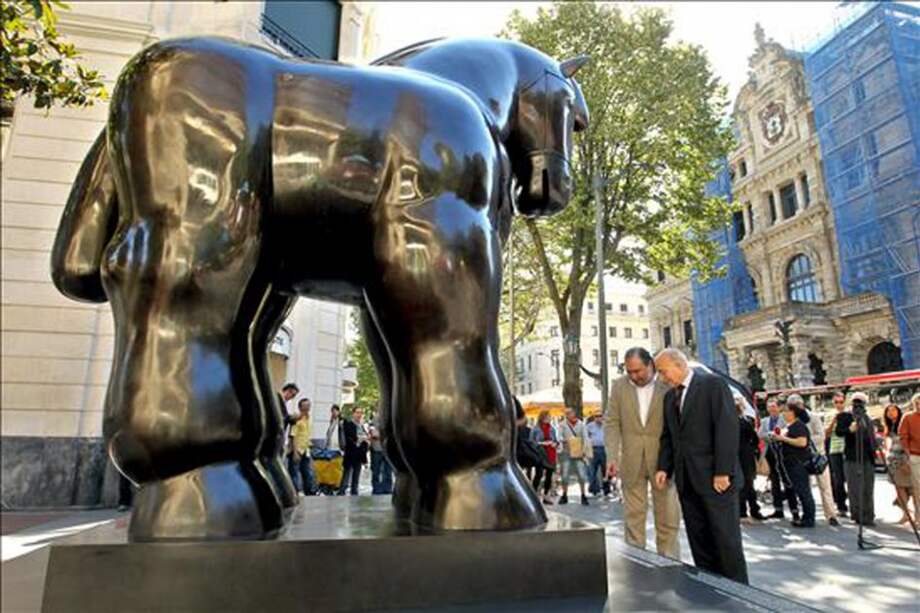 La obra "Caballo" del artista Fernando Botero / EFE