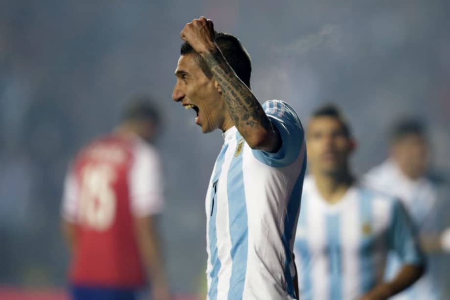 El centrocampista argentino Ángel Di María celebra su segundo gol, durante el partido Argentina-Paraguay, de semifinales de la Copa América de Chile. /EFE