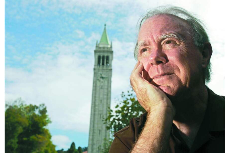 Robert Hass, invitado el festival Las Líneas de su Mano, que comenzó ayer en el Gimnasio Moderno. / AP