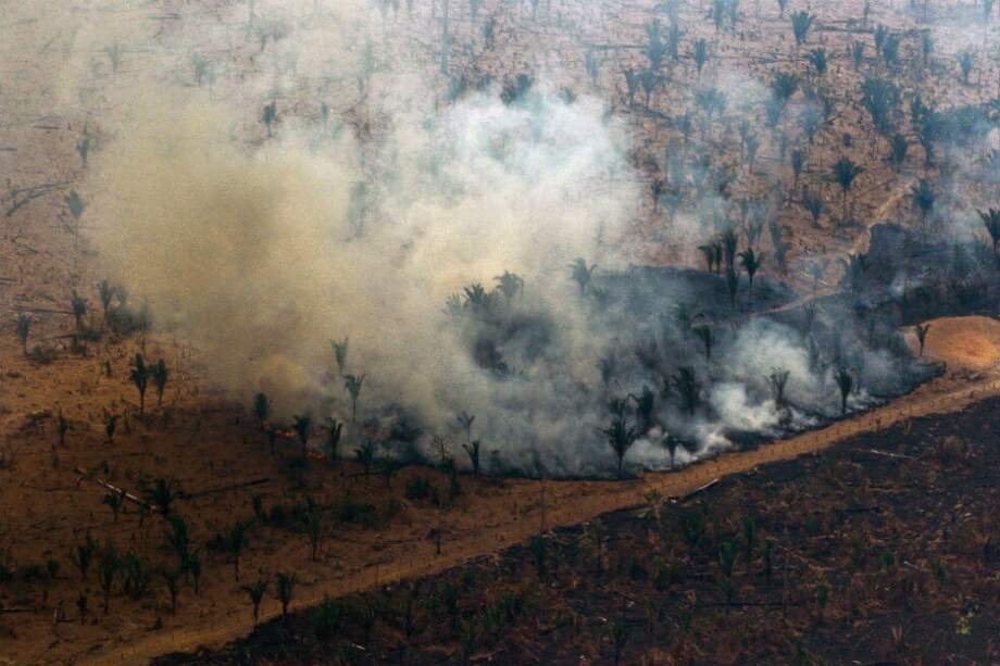 Entre el viernes y el sábado se declararon 1.130 nuevos incendios, según el Instituto Nacional de Investigaciones Espaciales (INPE) de Brasil. / AFP