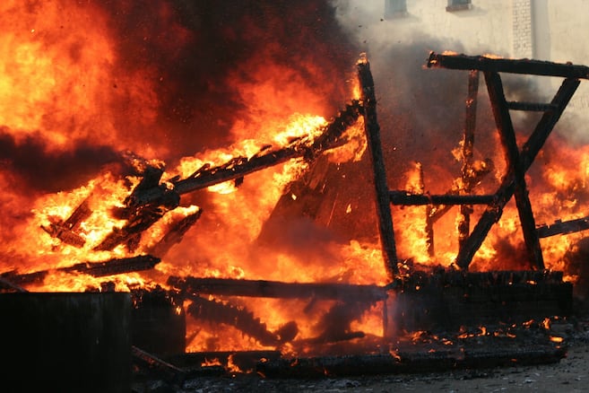 Niña de 13 años murió atrapada en incendio en una casa en Rionegro, Santander