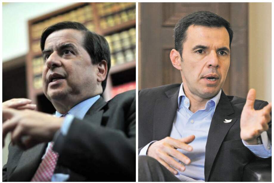 Juan Fernando Cristo (izquierda) y Guillermo Rivera (derecha) escribieron un libro en el que cuentan detalles de la última fase de la negociación con las Farc, los errores de ambas partes, pormenores de la campaña del plebiscito y la aprobación de la estatutaria de la JEP en el Congreso.
/ Archivo El Espectador