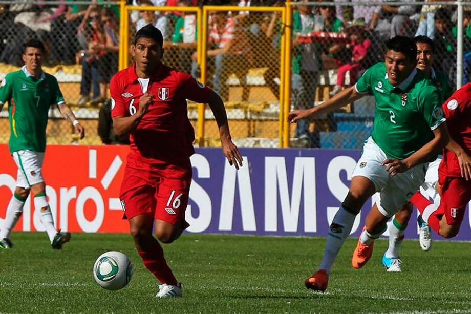 Bolivianos y peruanos dividieron honores, empataron 1-1 en la novena fecha de Eliminatorias a Brasil 2014. / EFE