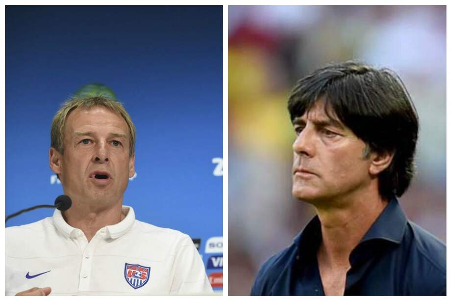 Jürgen Klinsmann (izq.), actual técnico de EE.UU., y Joachim Löw (der.), entrenador de Alemania. / AFP / EFE