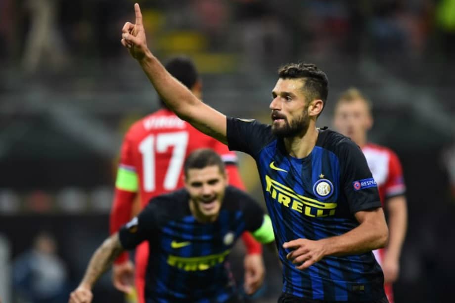 Antonio Candreva celebra el gol el que Inter de Milán derrotó 1-0 al Southampton, este jueves en la Europa League. / AFP