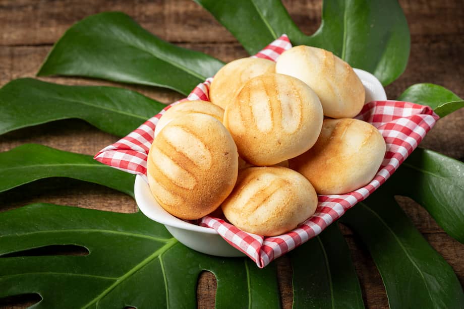 Pandebono, exponente de la gastronomía tradicional colombiana.