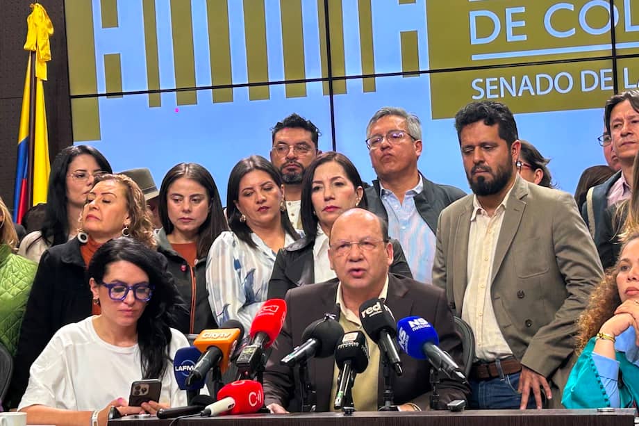 Germán Ávila, ministro de Hacienda, en rueda de prensa.