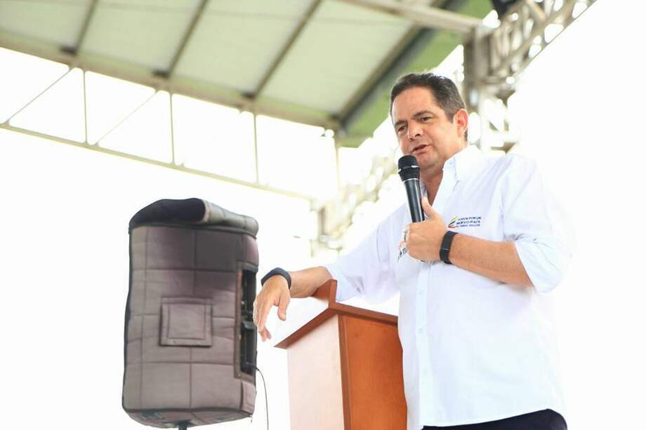 "No creo que haya que hacer trizas el Acuerdo de paz”: Vargas Lleras