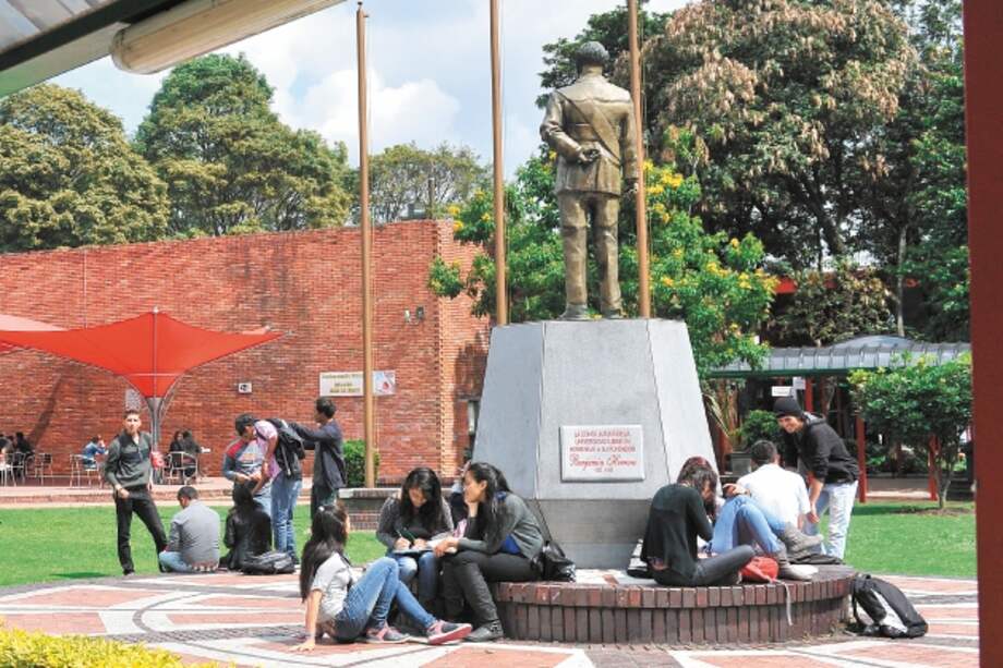 1.030 jóvenes han accedido a estudios de educación superior en todo el país. / Archivo
