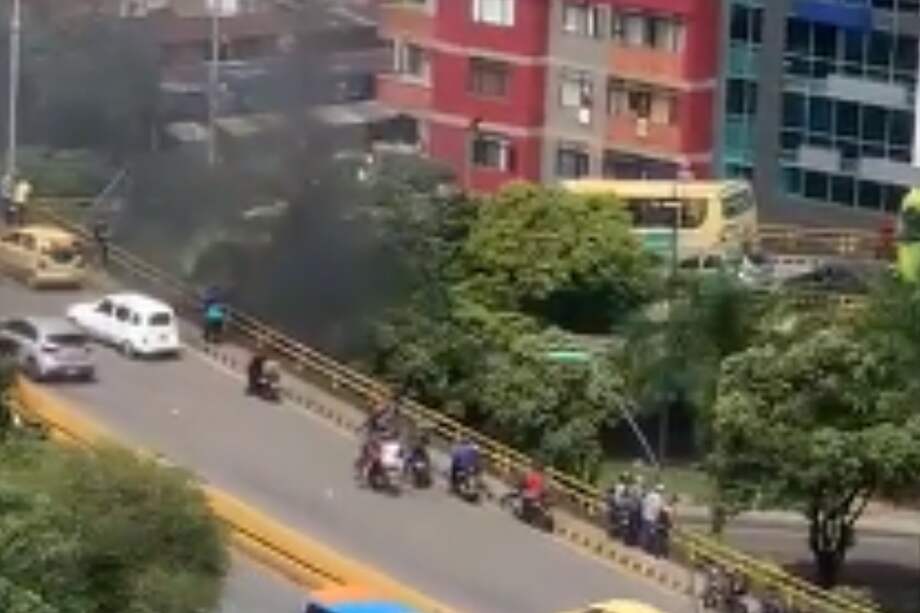 Disturbios y bloqueos en Bucaramanga tras muerte de un ciclista