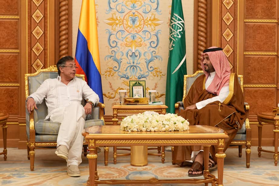 El presidente Gustavo Petro reunido con el príncipe heredero de Arabia Saudita, Mohamed bin Salmán.