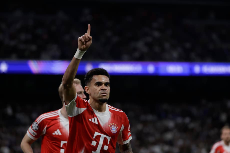 Luis Díaz celebra su gol con Bayern Múnich.