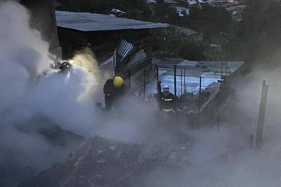 La conflagración se presentó en el sector de Nueva Jerusalén, al parecer, provocado por un corto en un cable de la electricidad.
