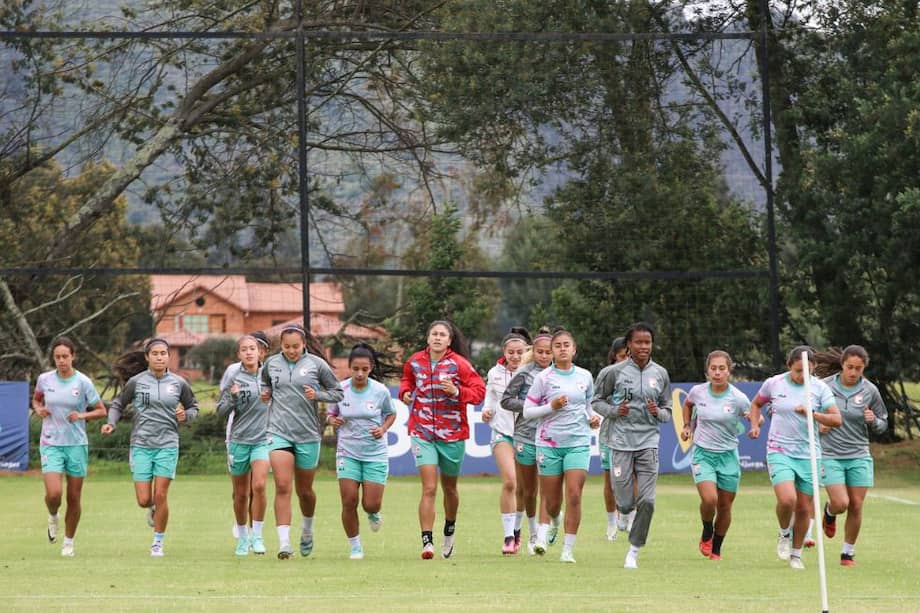 Independiente Santa Fe está listo para encarar el duelo de vuelta de la final de la Liga BetPlay Femenina. / @Santafeleonas