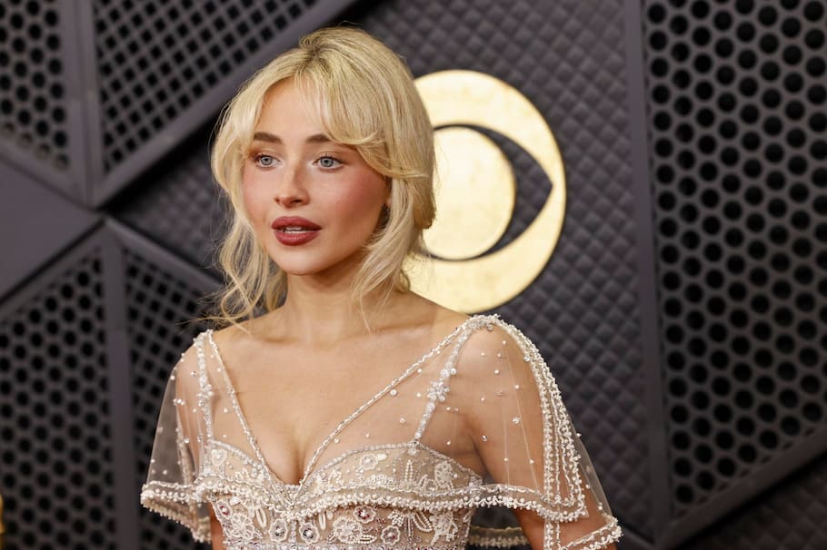 Sabrina Carpentier en la gala previa de los premios Grammy 2026.