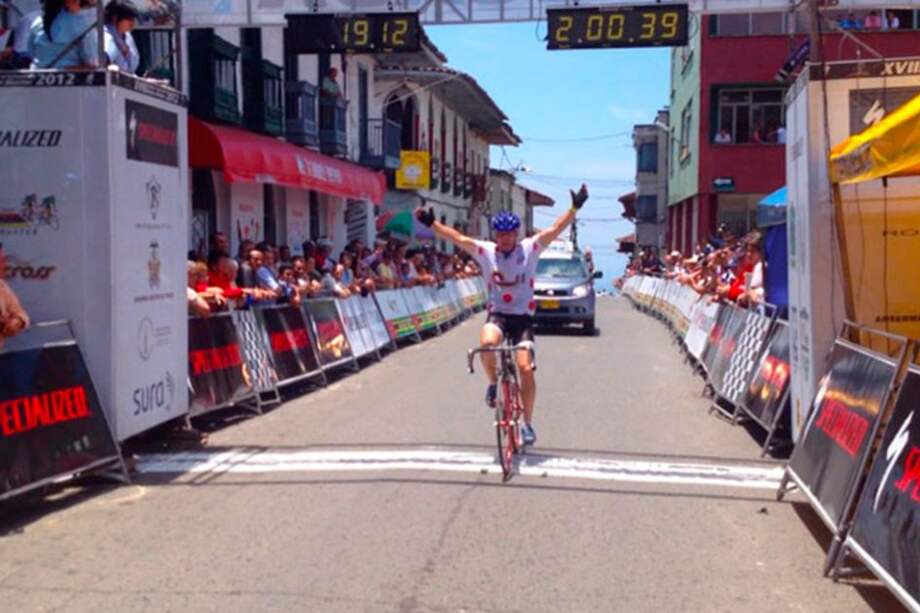 Rafael Robayo se impuso con autoridad en la categoría E y es líder indiscutible de la general individual. / Tomada de Revistamundociclistico.com