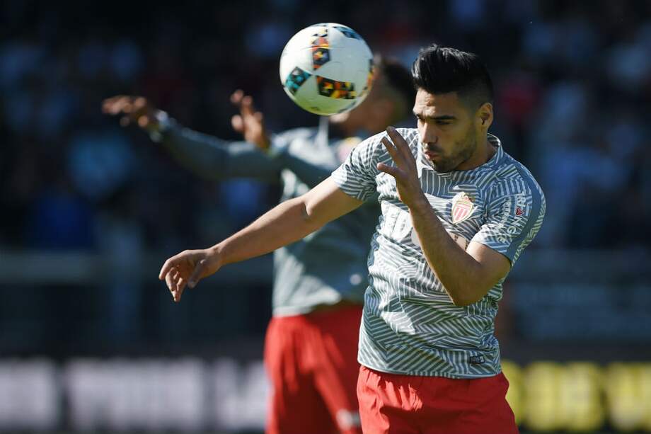 Radamel Falcao está dentro de la convocatoria para el partido de los cuartos de final contra el Dortmund. / AFP