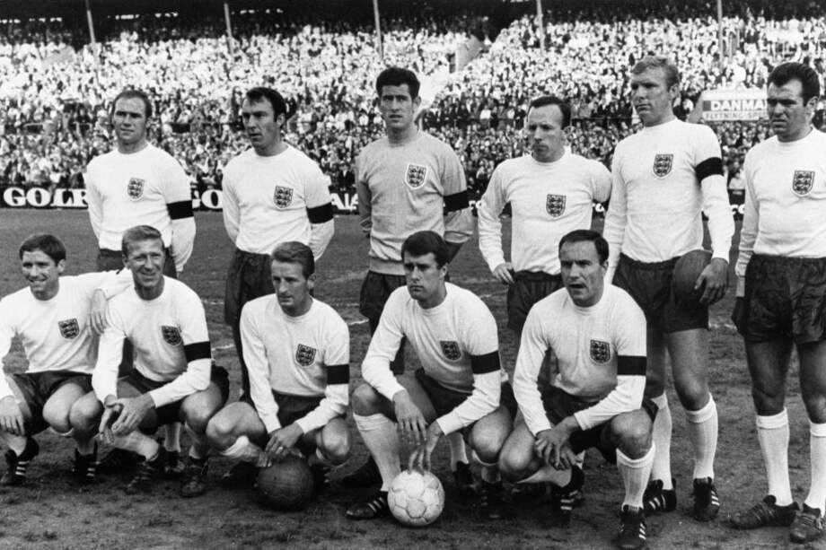 Arriba (de izquierda a derecha): Ray Wilson, Jimmy Greaves, Paul Bonetti, Nobby Stiles, Bobby Moore, John Connelly. Abajo (en el mismo orden): Alan Ball, Jacky Charlton, George Eastham, Geoff Hurst, George Cohen.