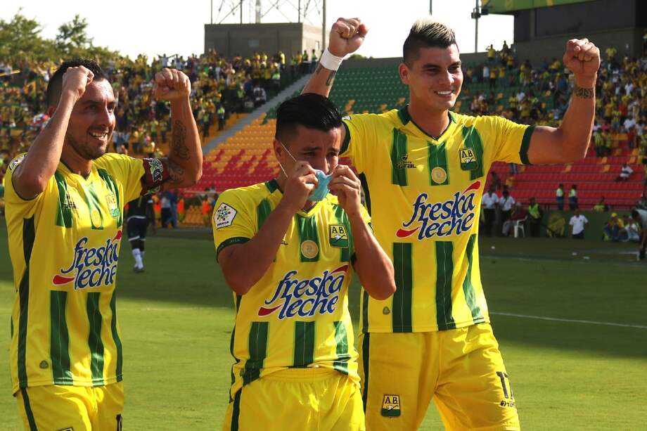 Cárdenas y el homenaje a su hija tras marcar un gol en la Liga Águila./ Cortesía Vanguardia Liberal.
