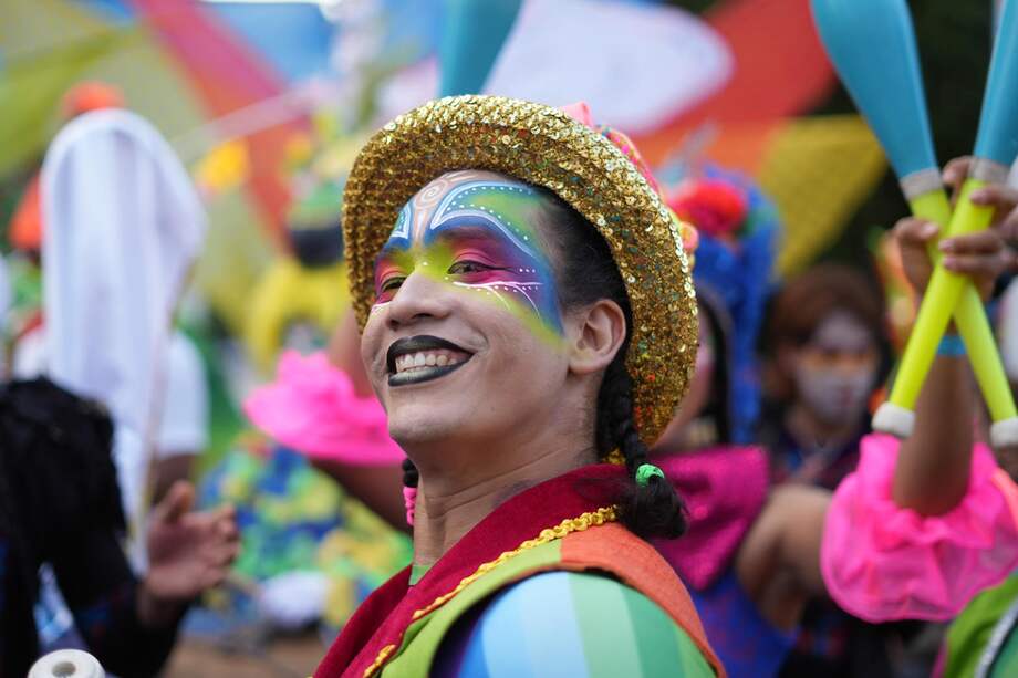 Cada colectivo seleccionado recibirá un reconocimiento económico de 15 millones de pesos colombianos.