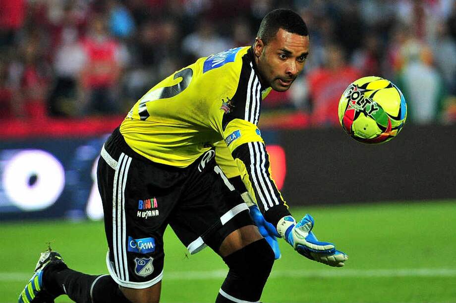 Róbinson Zapata se sigue consolidando en el arco de Millonarios . / David Campuzano