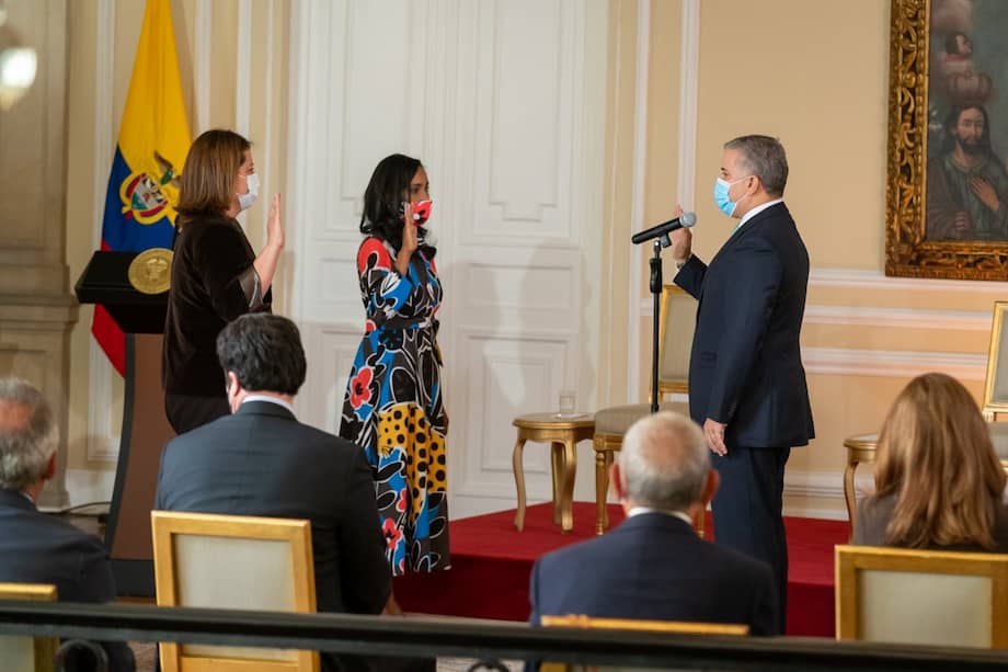 María Ximena Lombana y Angélica Mayolo se posesionaron este viernes en las cartetas de Comercio y Cultura, respectivamente.