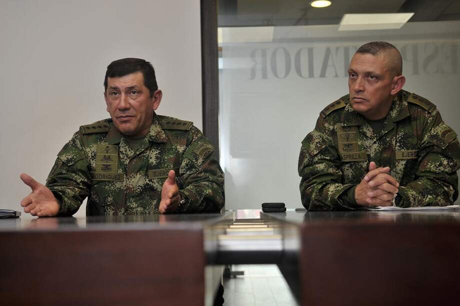 El comandante de las FF.MM., Juan Pablo Rodríguez, y el comandante del Ejército, Jaime Lasprilla. / Gustavo Torrijos