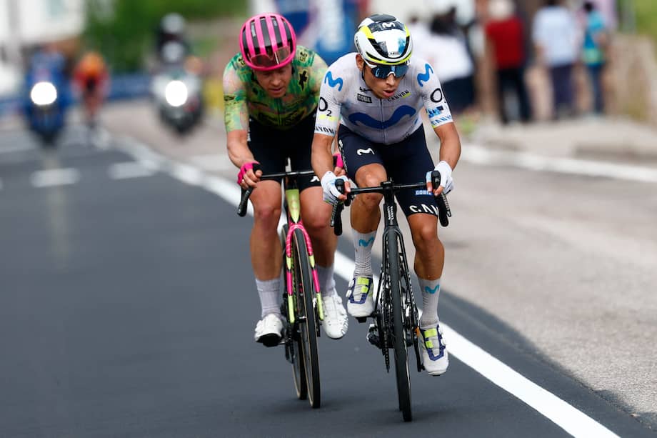 Einer Rubio y Michael Valgren durante la etapa 17 del Giro de Italia.