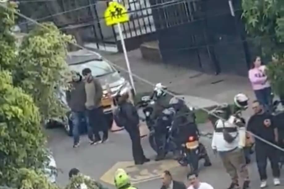 De acuerdo con el reporte oficial, el funcionario intervino al percatarse del hurto y accionó su arma de dotación en lo que, según las autoridades, se dio en el marco de la legítima defensa.