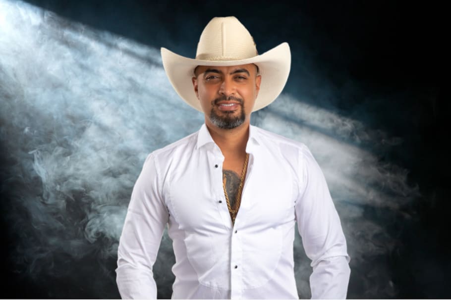 Jhon Alex Castaño, cantante colombiano.