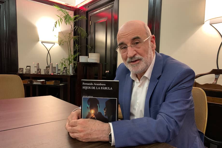 El escritor español Fernando Aramburu posa durante una entrevista el 5 de mayo de 2023 en Buenos Aires (Argentina). EFE/ Javier Castro Bugarín