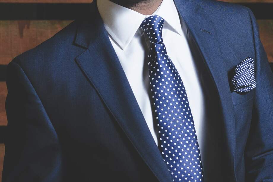 La denominada "corbata" tiene que ver con contratos entregados a personas que devengan sueldos pagados con dineros públicos, aunque, en realidad, no cumplen con ninguna función. / Pixabay